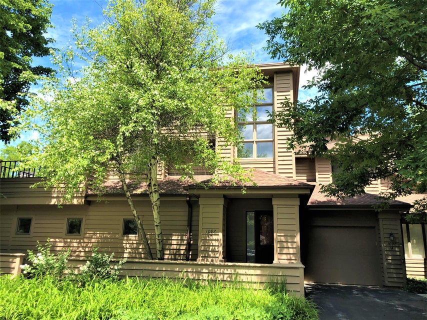 1097 Woodlake Rd 1C Kohler, WI 53044 MLS 1695598 properties