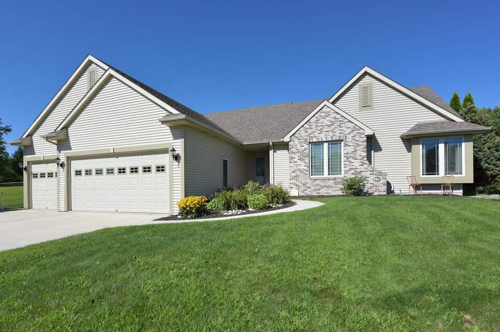 247 Highland St Adell, WI 53001 MLS 1705424 properties