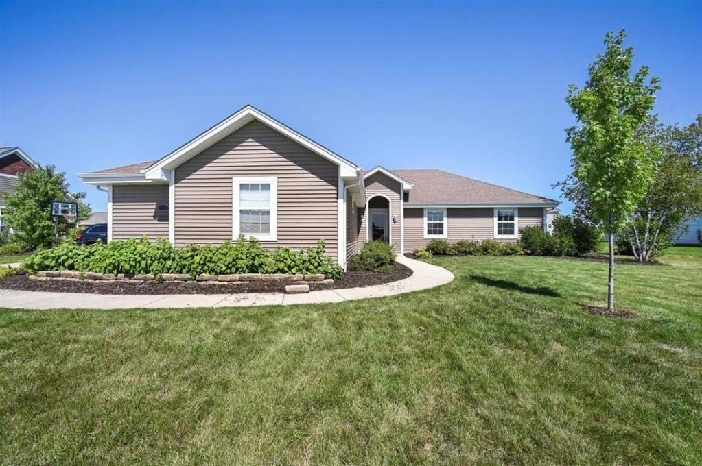 518 S Buth Rd Dousman, WI 53118 MLS 1707521 properties