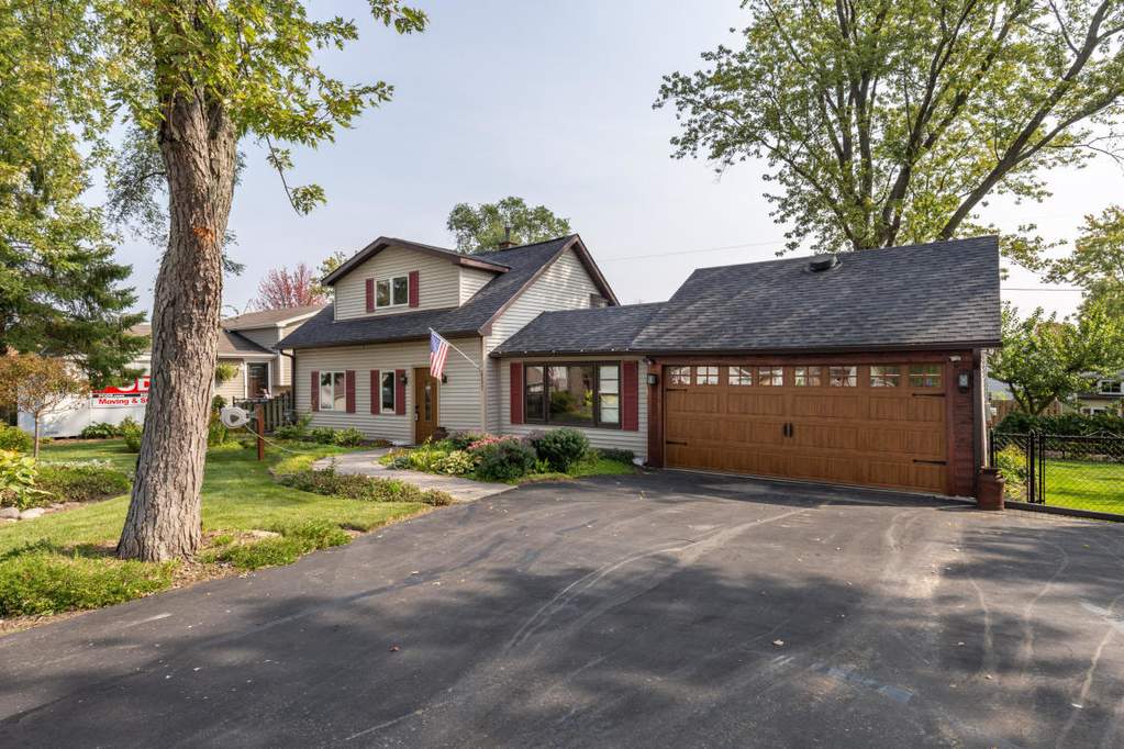 6027 241st Ct Salem, WI 53168 MLS 1712081 properties