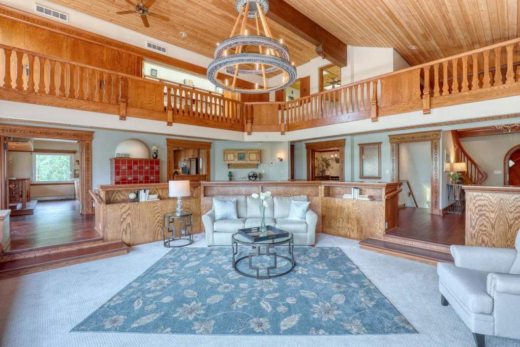 3057 Red Fox Cir Colgate, Wisconsin 53017 - Main Living Room