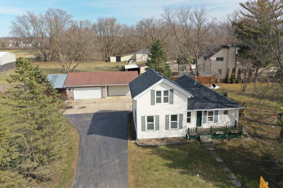 4215 S Beaumont Ave Kansasville, WI 53139 | MLS# 1729632 | @properties