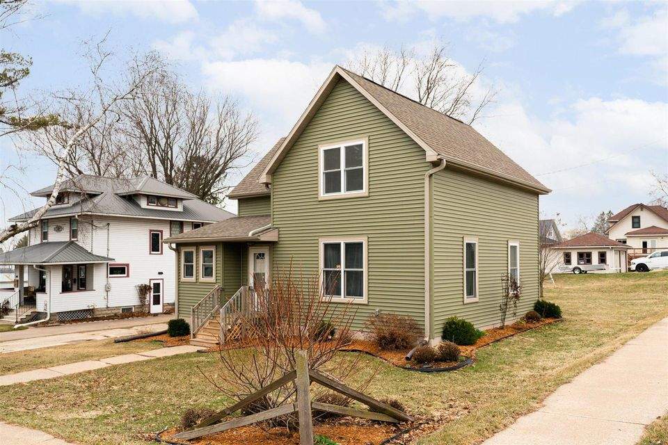 200 W Park St Westby Wi 54667 Mls 1732439 Properties