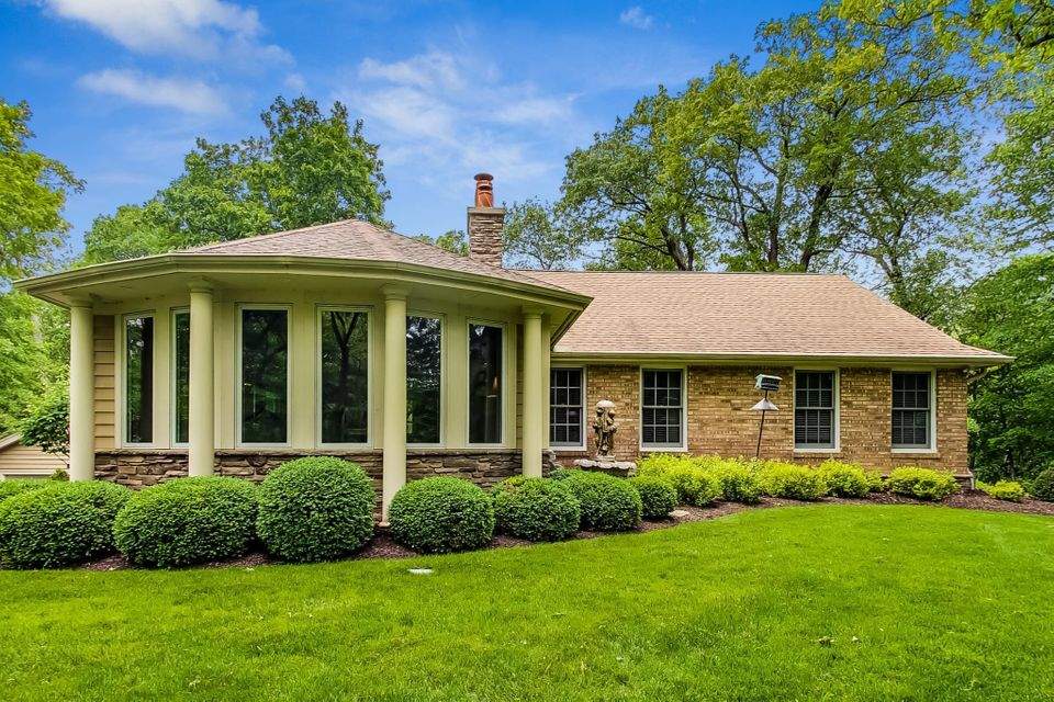 876 Sauganash Dr Fontana, Wisconsin 53125 - Front