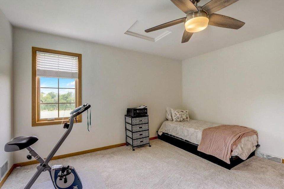 9903 81st Pl Pleasant Prairie, Wisconsin 53158 - 23-81st Pl-023