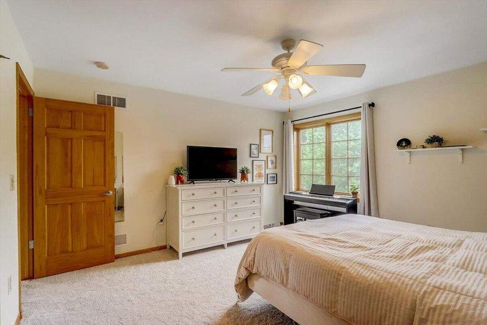 9903 81st Pl Pleasant Prairie, Wisconsin 53158 - 32-81st Pl-032
