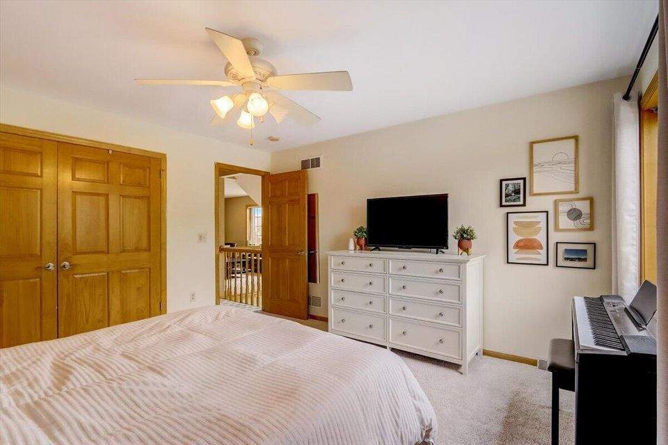 9903 81st Pl Pleasant Prairie, Wisconsin 53158 - 33-81st Pl-033