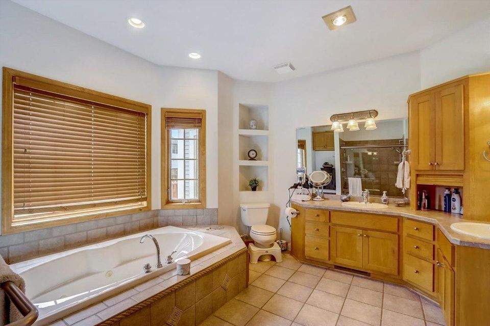 9903 81st Pl Pleasant Prairie, Wisconsin 53158 - 47-81st Pl-047