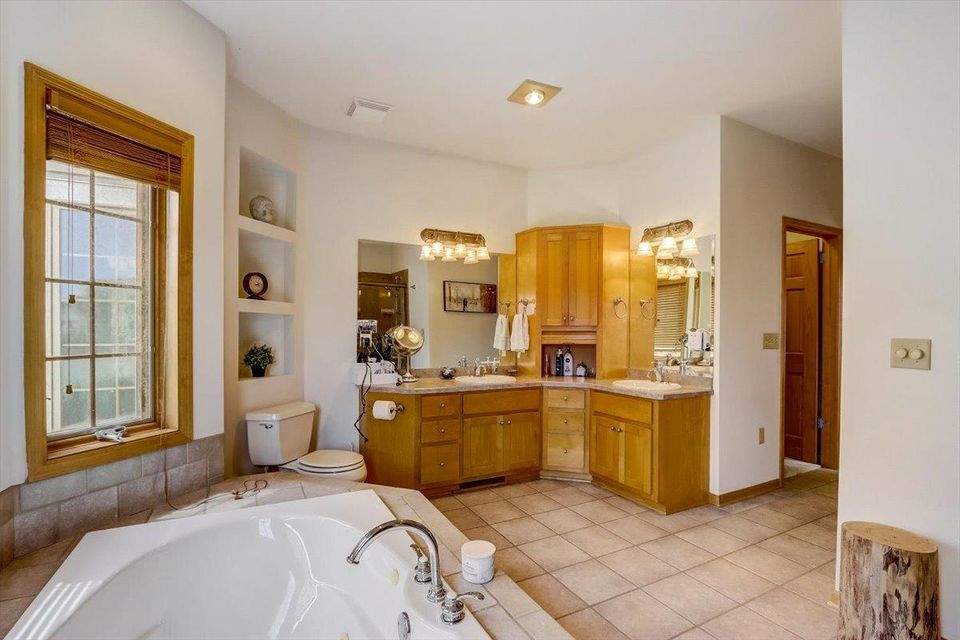 9903 81st Pl Pleasant Prairie, Wisconsin 53158 - 48-81st Pl-048