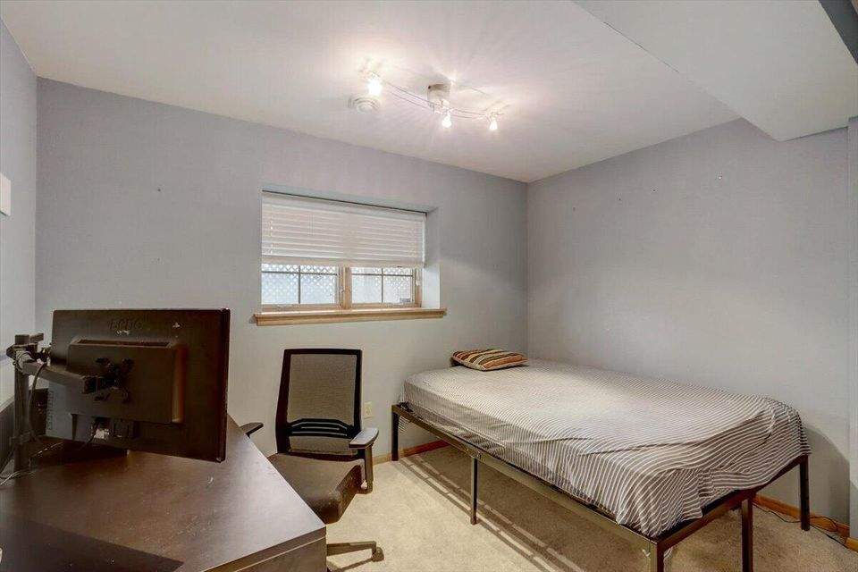 9903 81st Pl Pleasant Prairie, Wisconsin 53158 - 55-81st Pl-055