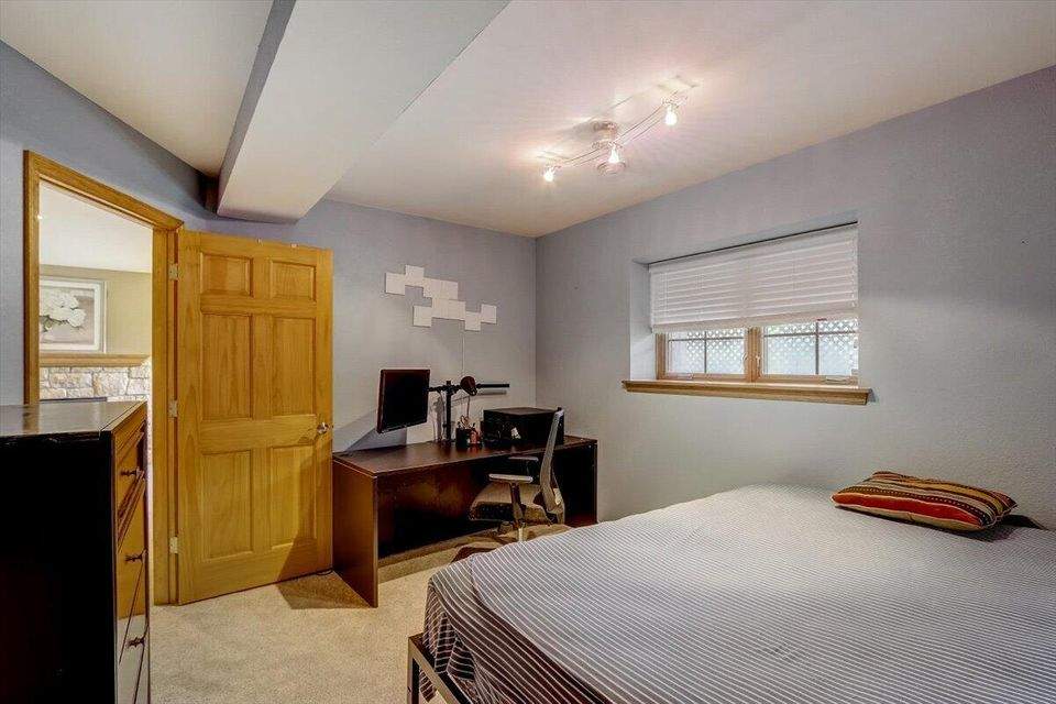 9903 81st Pl Pleasant Prairie, Wisconsin 53158 - 56-81st Pl-056