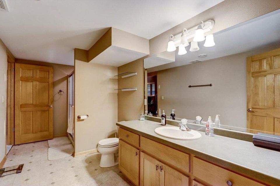 9903 81st Pl Pleasant Prairie, Wisconsin 53158 - 62-81st Pl-062