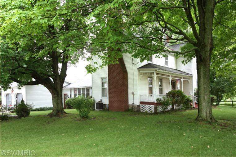 6620 E V Avenue Vicksburg, MI 49097 | @properties