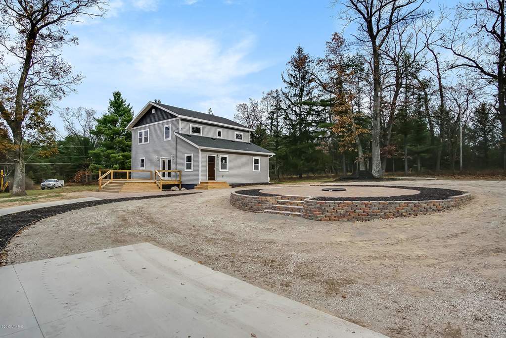 6947 Schow Road Holton, MI 49425 MLS 17057147 properties