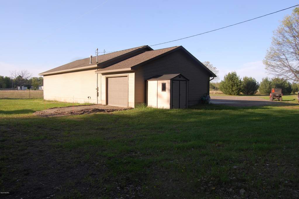 4300 Belair Road Houghton Lake, Mi 48629 - Image 1