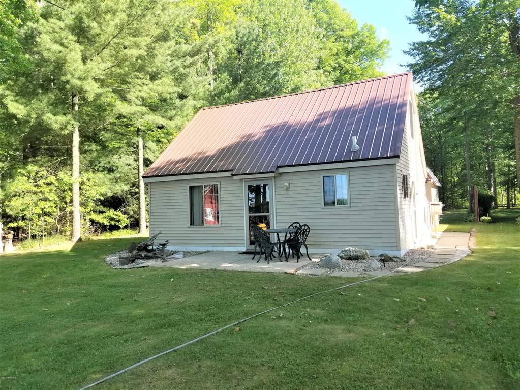 7228 E Lakeview Street Walkerville, MI 49459 MLS 18027957 properties
