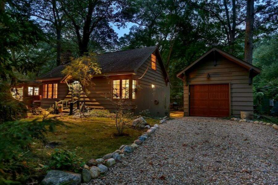 307 Groveland Trail Michiana Shores, IN 46360 MLS 18047074 properties