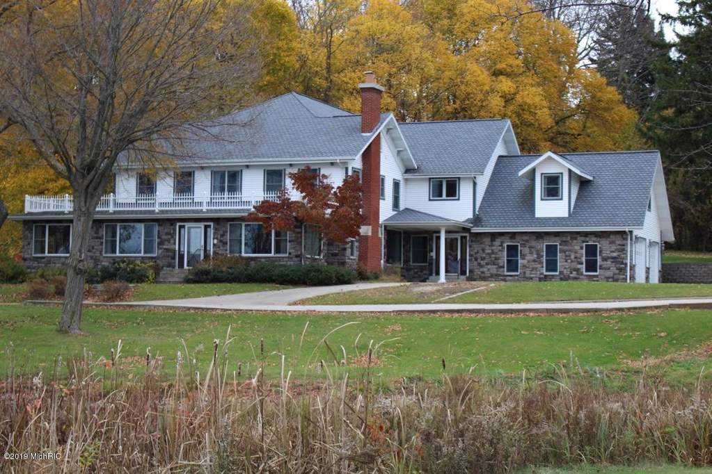 1639 S Lake Street Whitehall, Michigan 49461 - Image 1