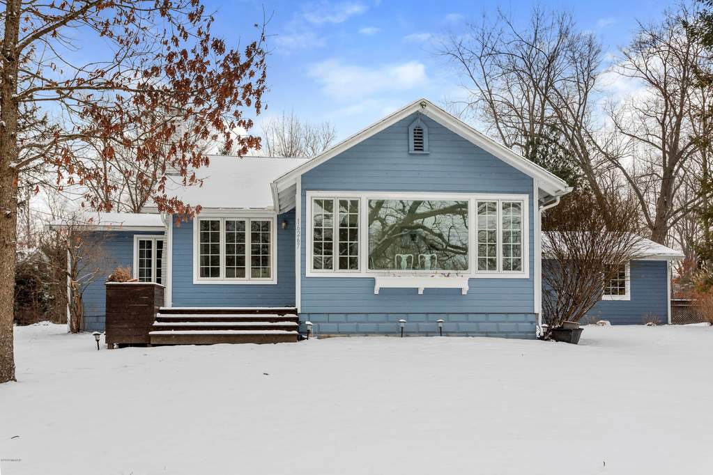 16267 Lakeshore Road Union Pier, MI 49129 MLS 19008248 properties