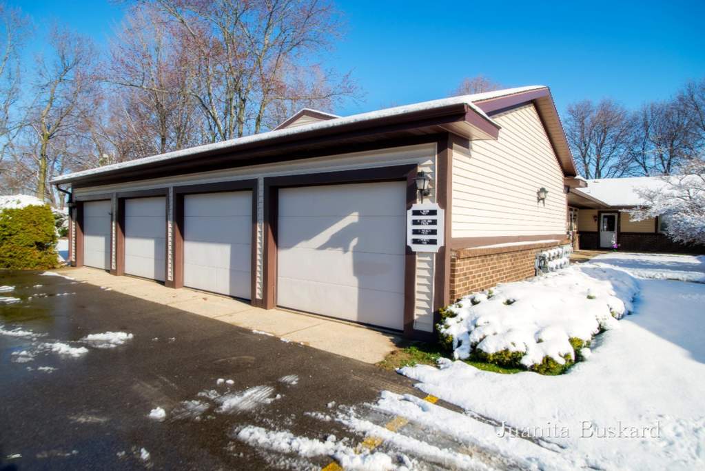 7525 Pine Grove Drive 7 Jenison, MI 49428 MLS 19014502 properties