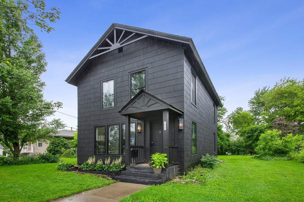 103 E Beech Street Three Oaks, MI 49128 MLS 19027269 properties