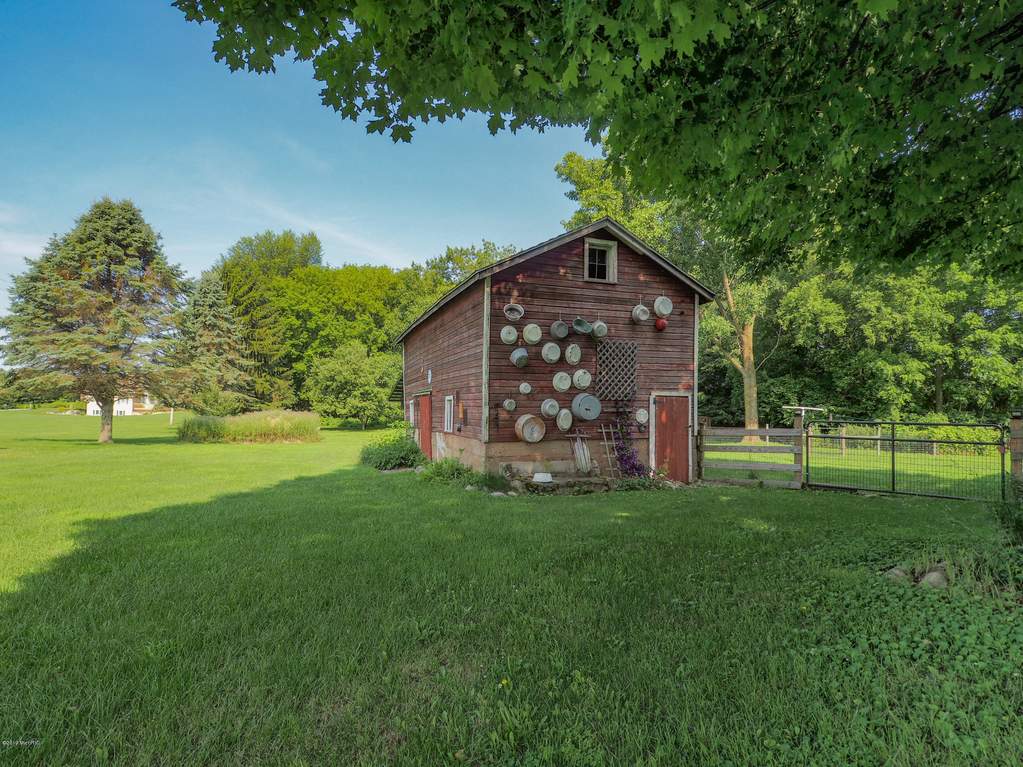 10497 4 Mile Road East Leroy, Michigan 49051 - 10497 4 Mile Rd-127