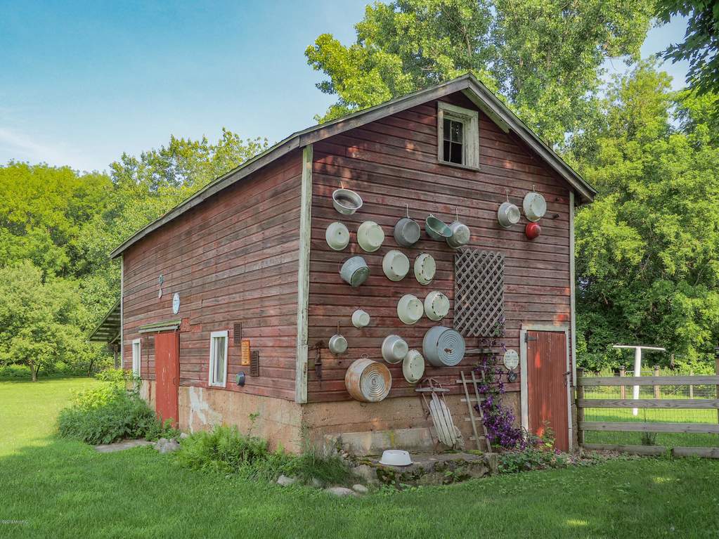 10497 4 Mile Road East Leroy, Michigan 49051 - 10497 4 Mile Rd-128