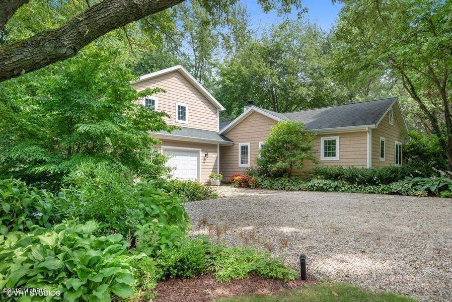 13231 Flynn Road Sawyer, Michigan 49125 - Front View
