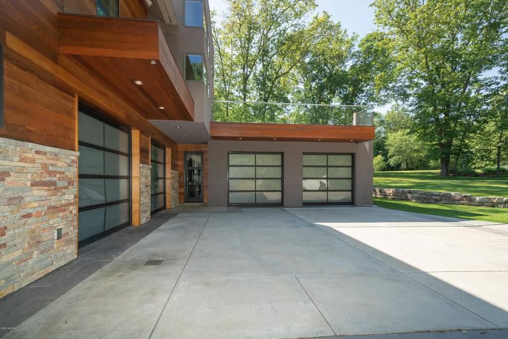 10463 W H Avenue Kalamazoo, Michigan 49009 - 10463_H_Ave_W_Ext_June20_43