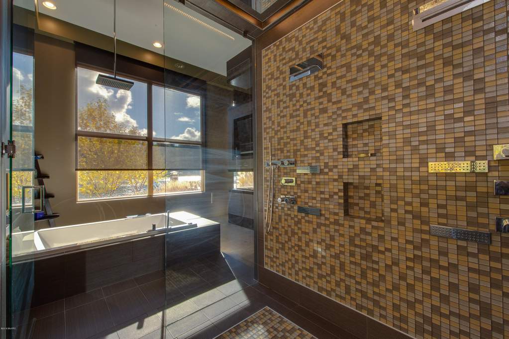 10463 W H Avenue Kalamazoo, Michigan 49009 - 10463_W_H_Ave-63
