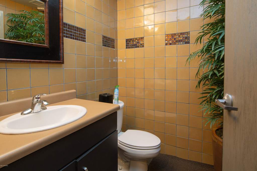 10463 W H Avenue Kalamazoo, Michigan 49009 - 10463_W_H_Ave-93