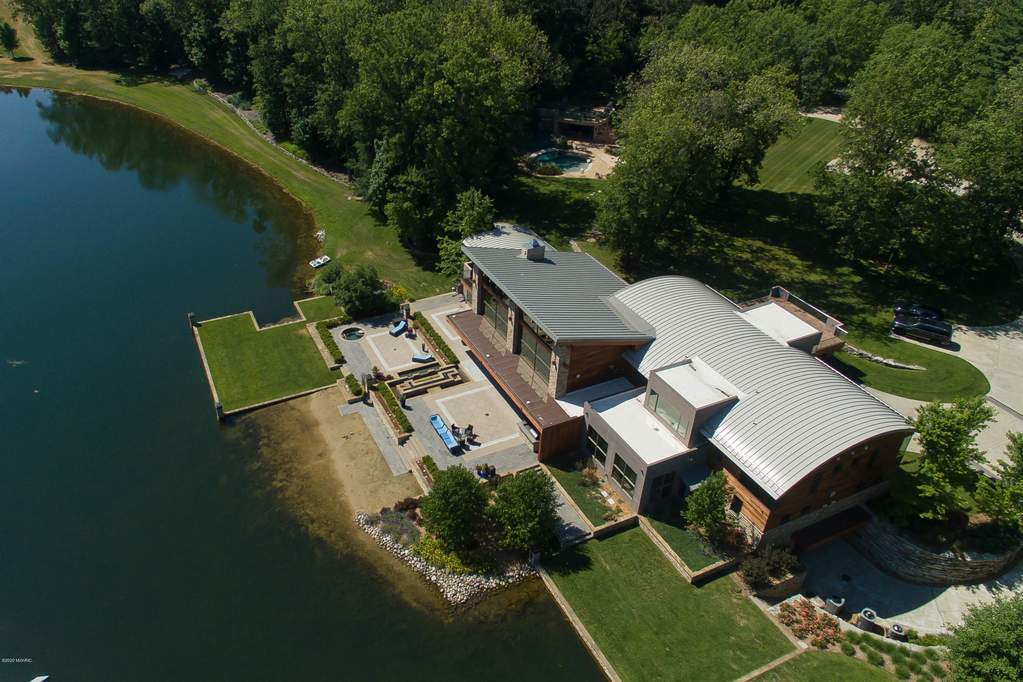 10463 W H Avenue Kalamazoo, Michigan 49009 - 10463_H_Ave_W_Ext_June20_03