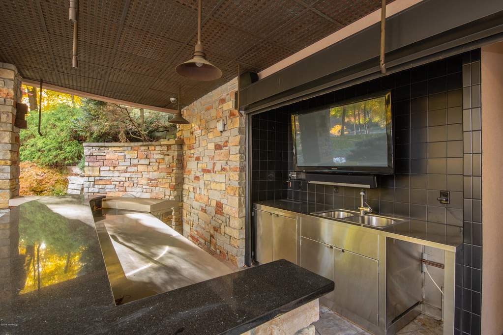 10463 W H Avenue Kalamazoo, Michigan 49009 - 10463_W_H_Ave-91