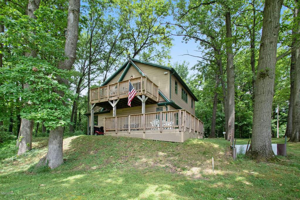 54947 Moody Drive Eau Claire, MI 49111 MLS 20023414 properties