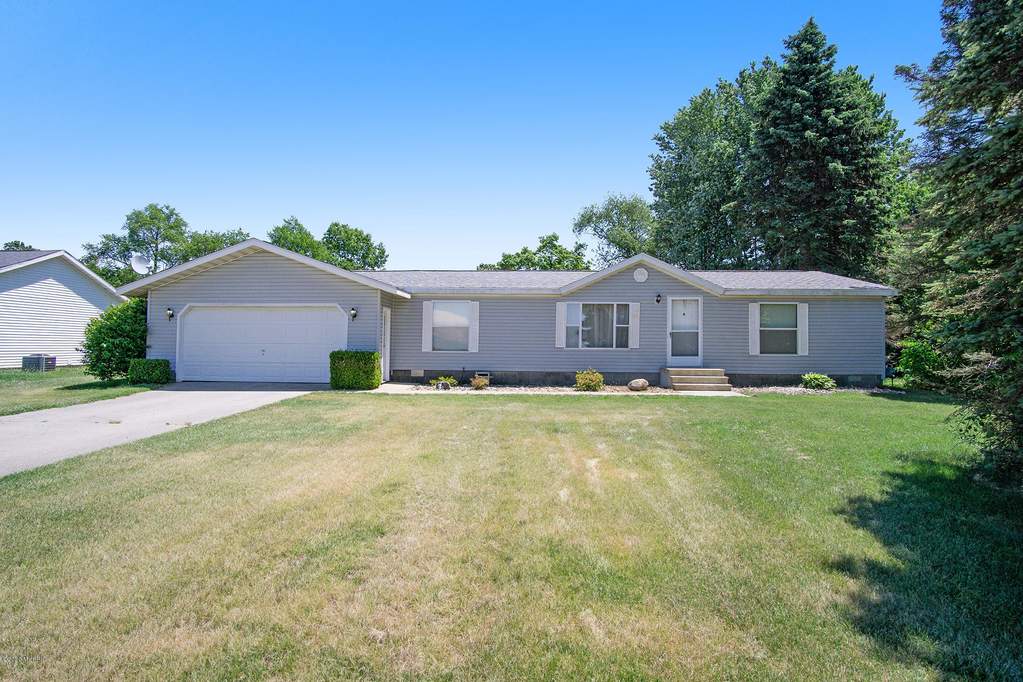 7501 Hochberger Road Eau Claire, MI 49111 MLS 20024167 properties