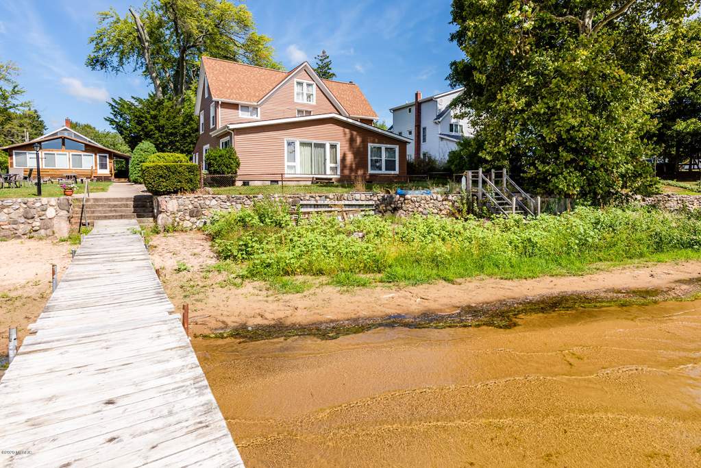 5597 Paw Paw Lake Road Coloma, MI 49038 MLS 20029165 properties