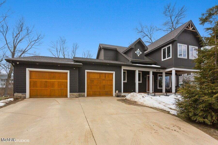 7262 Atlantic Avenue South Haven, Michigan 49090 - 01_7262AtlanticAve_57_FrontView_LowRes