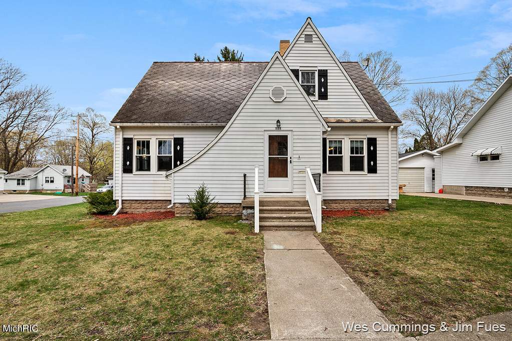 222 W Pine Street Carson City, MI 48811 MLS 21011760 properties