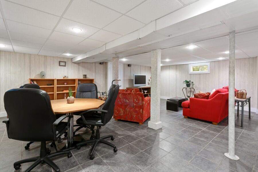 33 S Mayhew Street New Buffalo, Michigan 49117 - 10_33SMayhew_3001_FamilyRoom_LowRes