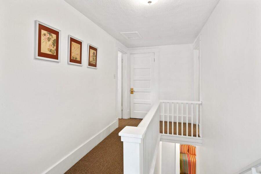 33 S Mayhew Street New Buffalo, Michigan 49117 - 19_33SMayhew_174_2ndFloorCorridor_LowRes