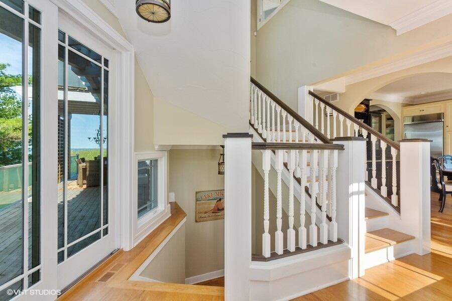 4780 Berrien Path Stevensville, Michigan 49127 - Stairway