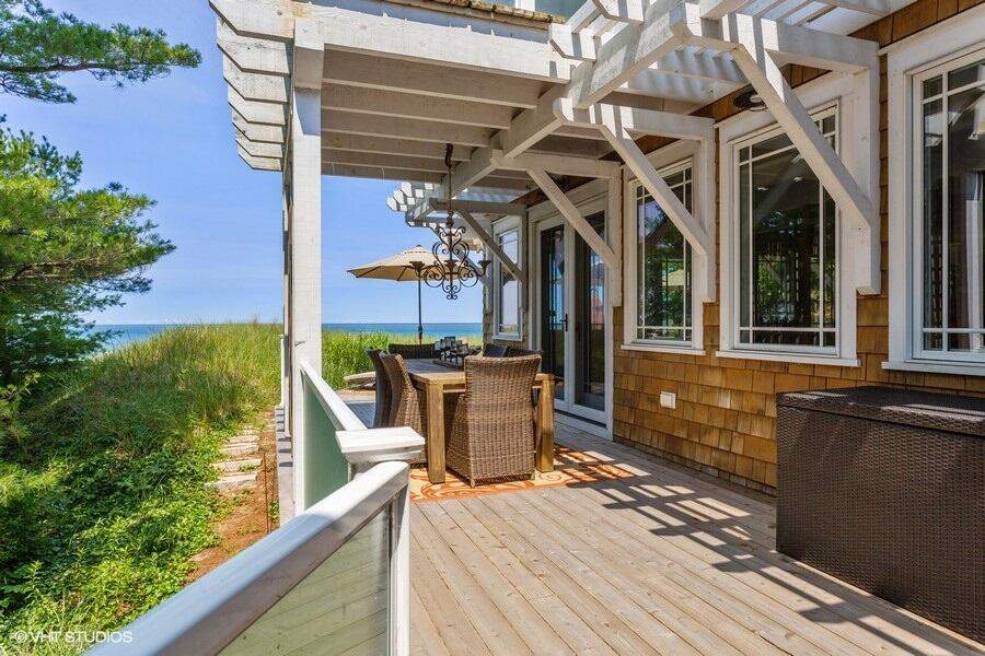 4780 Berrien Path Stevensville, Michigan 49127 - Deck
