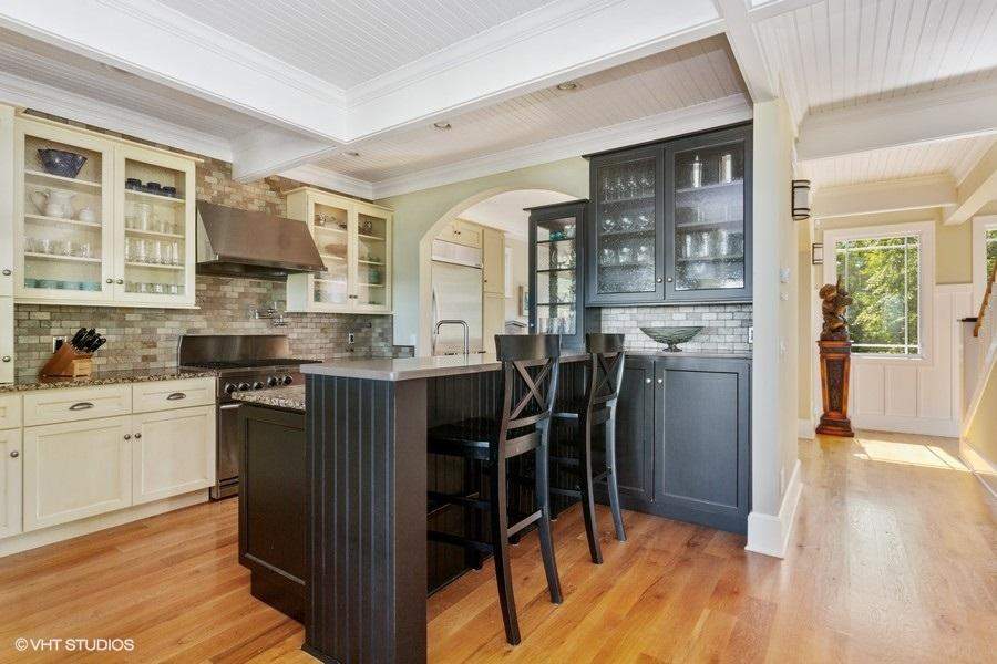 4780 Berrien Path Stevensville, Michigan 49127 - Kitchen