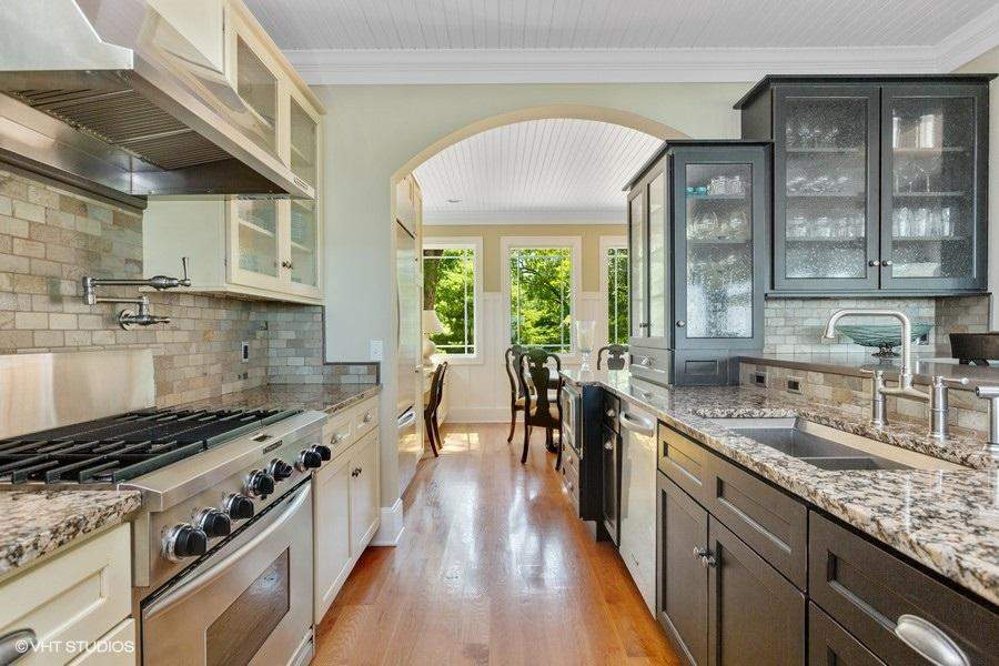 4780 Berrien Path Stevensville, Michigan 49127 - Kitchen